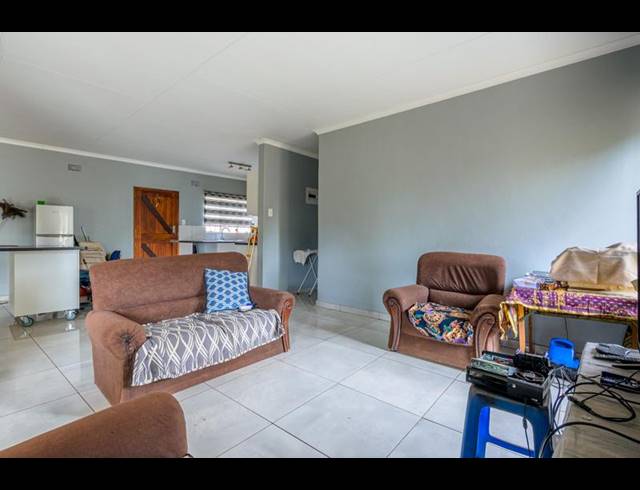 5 BEDROOM HOUSE FOR SALE IN HOWICK WEST